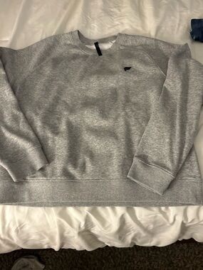 Women’s Fabletics Women's Crewneck Sweatshirt - Light Gray large
